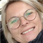 formatrice pour adulte pouvant aider aux devoirs pour les classes de maternelles et primaires